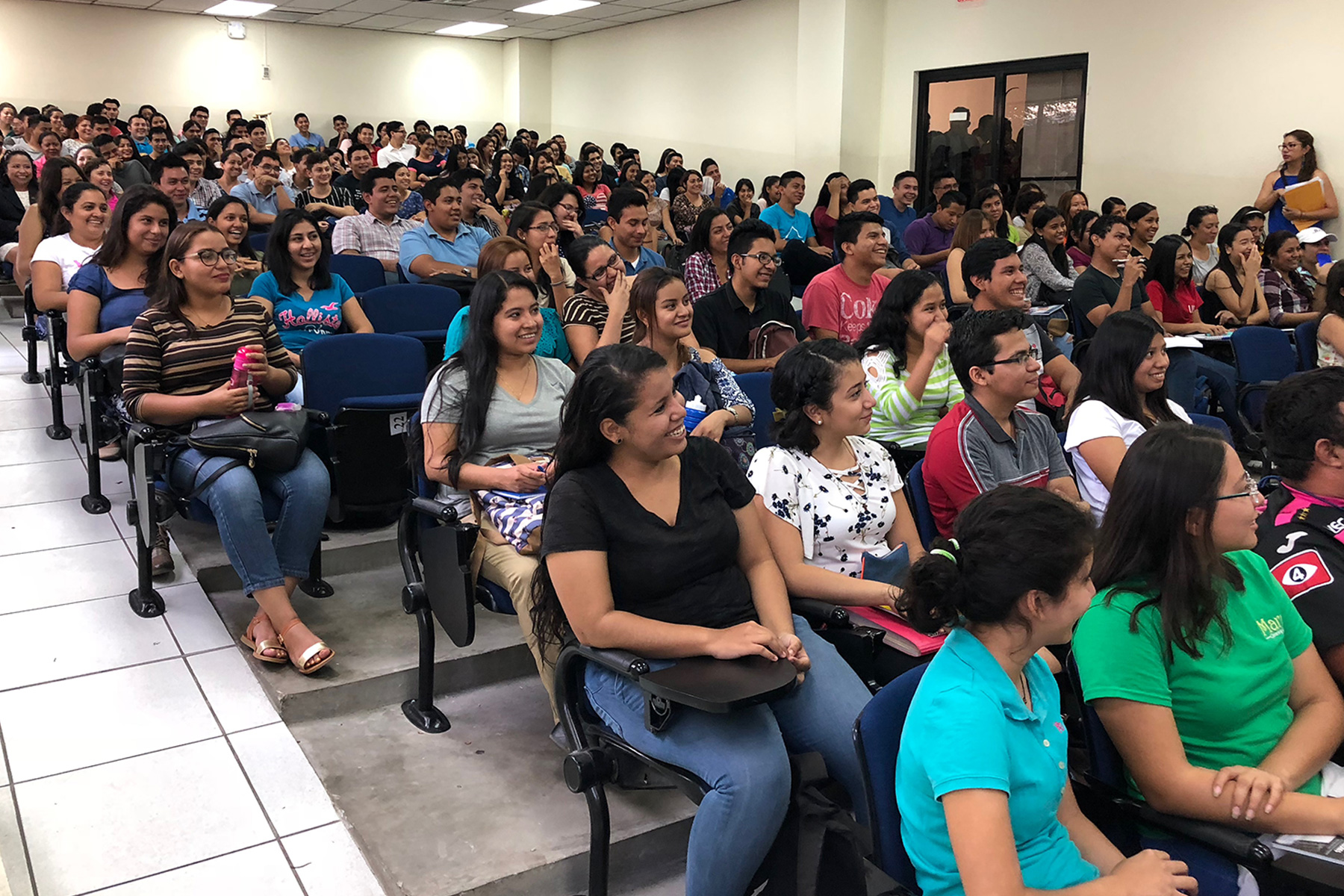 Stand Up Universidad El Salvador GMW Marzo 2018