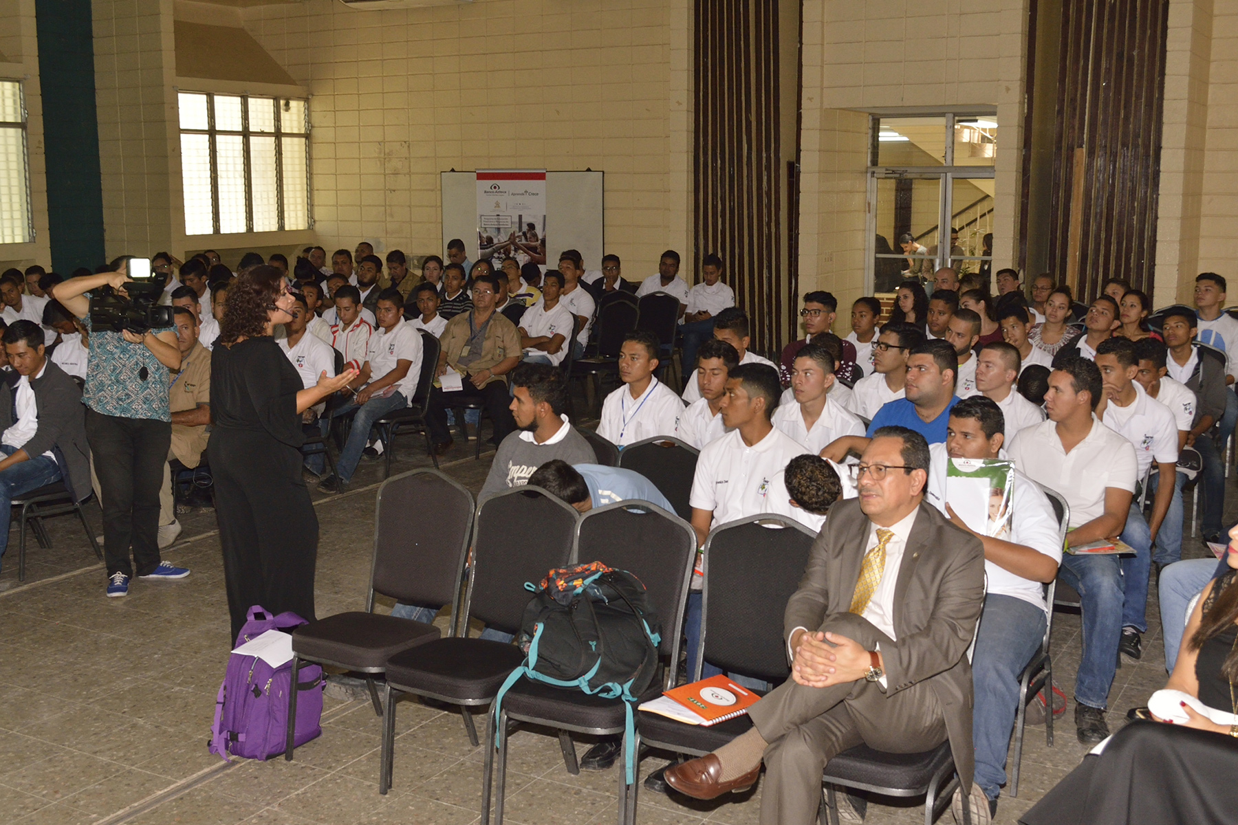 Jóvenes estudiantes