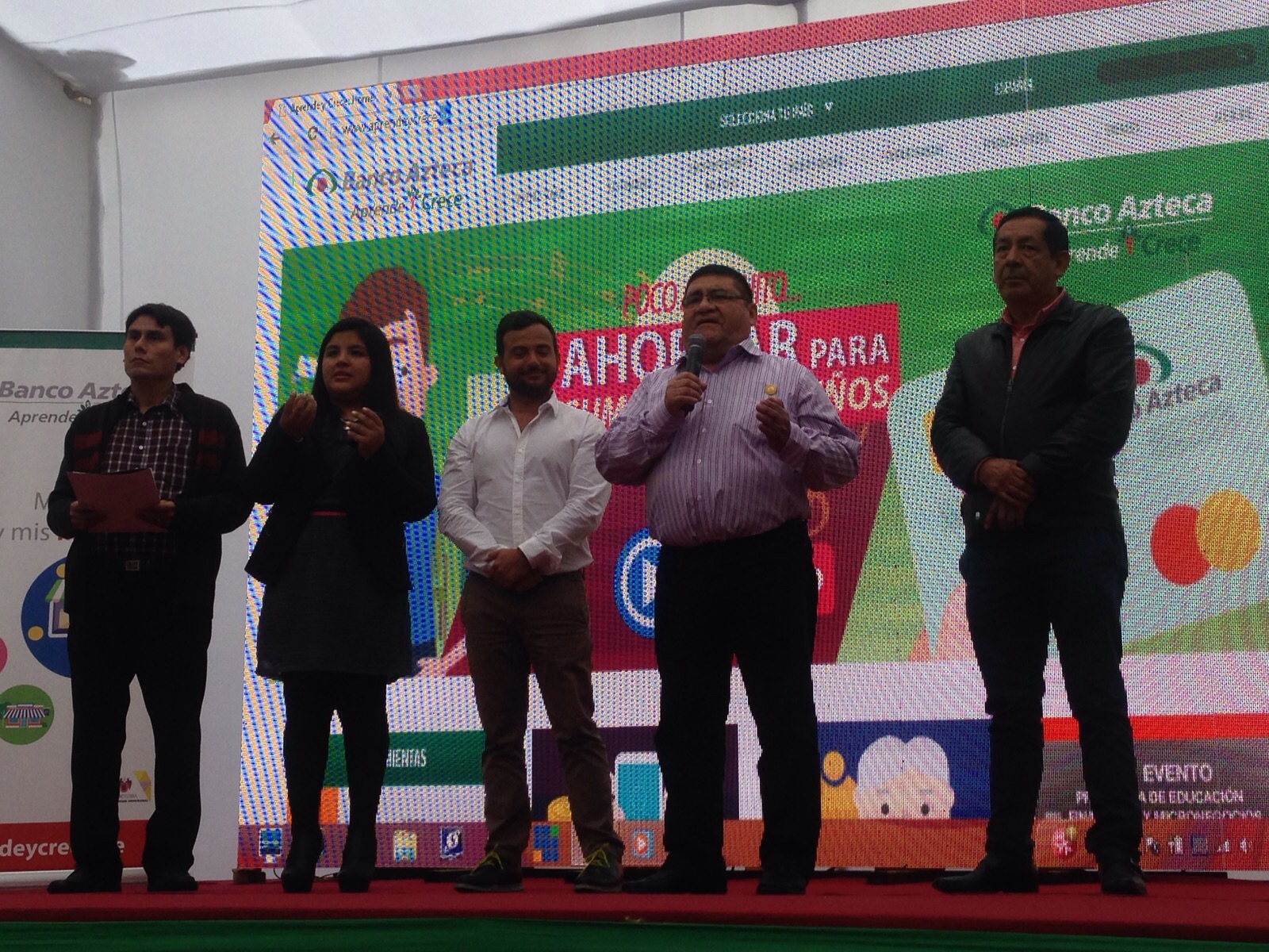 Banco Azteca inculcando una buena cultura financiera: Presente en Gamarra.